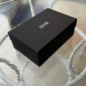 💯Authentic Versace Jeans Couture shoe box 🎁